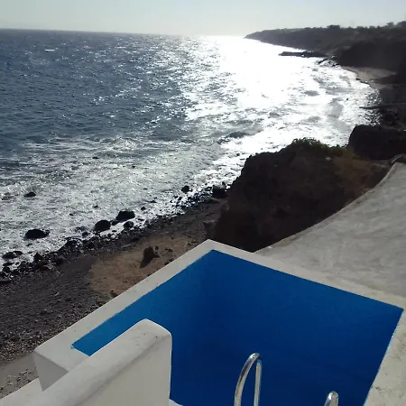 Santorini Lovers בית נופש *